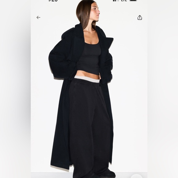 SKIMS Black Fleece Trench Coat - Picture 2 of 7